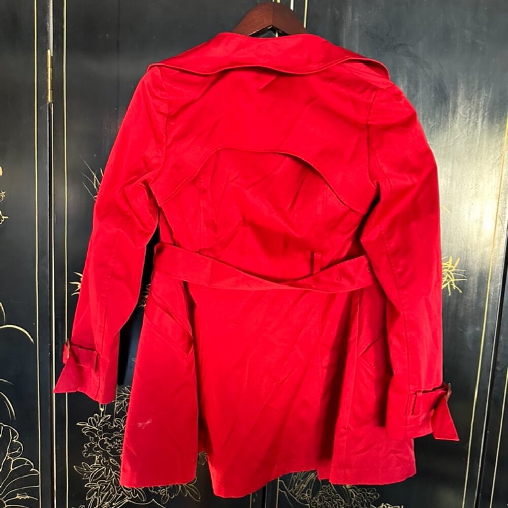 Red coat - Picture 2 of 2